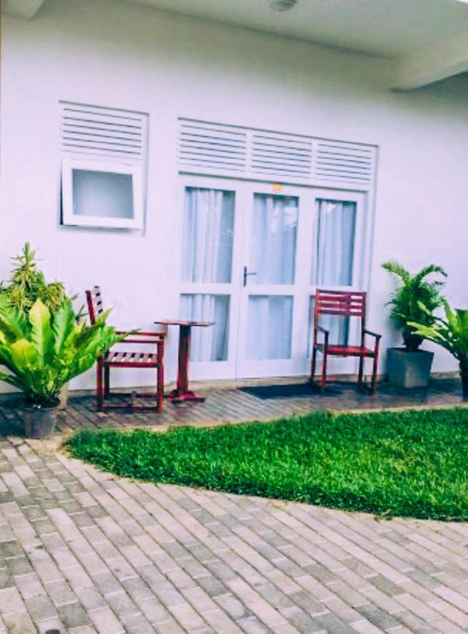 Jasmine Garden Beach Guest House Hikkaduwa Exterior foto